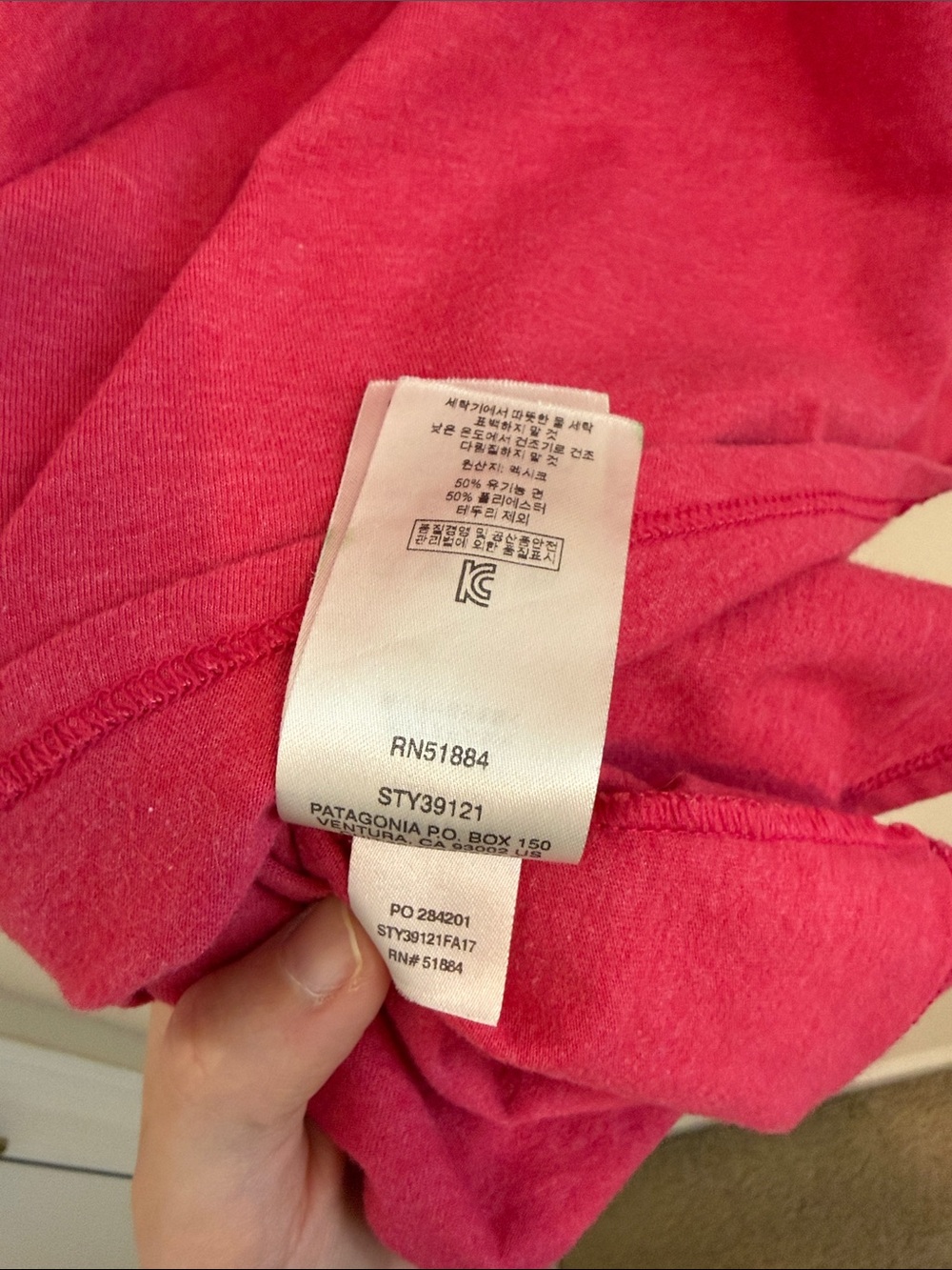Patagonia Women's Scoop Neck Graphic Tee - Raspberry Pink // Medium Slim Fit - Picture 10 of 13